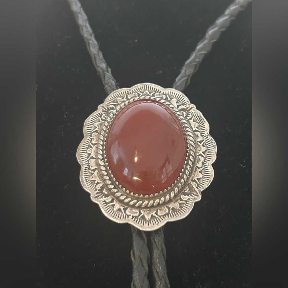 Vintage Sterling Silver Native American Navajo R. Benally Carnelian Bolo Tie - Picture 2 of 5
